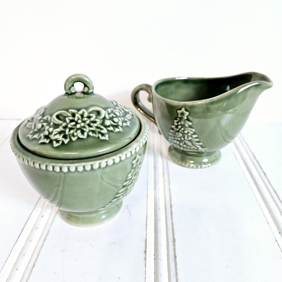 Cracker Barrel Other - Cracker Barrel Ceramic Cream Pitcher & Sugar Bowl Green Peace on Earth Holiday
